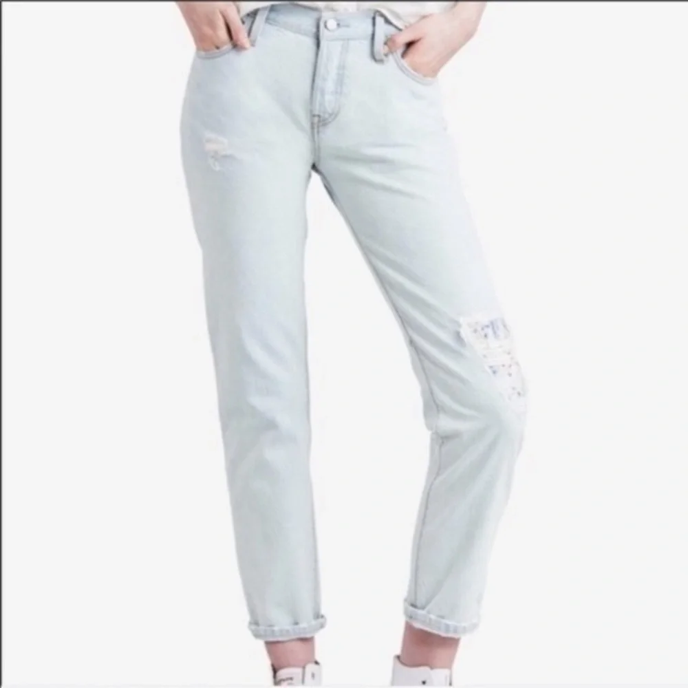 Levi's 501 Button Fly Floral Patch Distressed Jeans Size 26